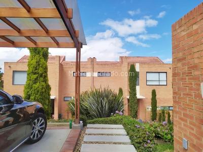 Casa de 4 alcobas en venta en Sindamanoy, Chía, 250 m² · foto 3 de 20