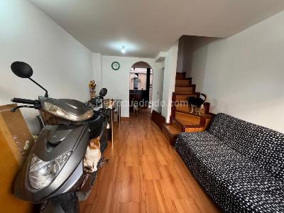 Casa de 4 alcobas en venta en Tintala, Bogotá, 60 m² · foto 2 de 15