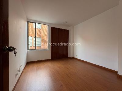 Casa de 5 alcobas en venta en Gratamira, Bogotá, 248 m² · foto 9 de 20