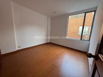 Casa de 5 alcobas en venta en Gratamira, Bogotá, 248 m² · foto 10 de 20