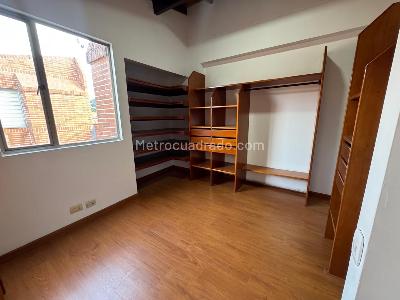 Casa de 5 alcobas en venta en Gratamira, Bogotá, 248 m² · foto 3 de 20