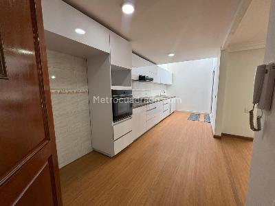 Casa de 5 alcobas en venta en Gratamira, Bogotá, 248 m² · foto 5 de 20