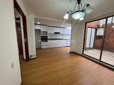 Casa de 5 alcobas en venta en Gratamira, Bogotá, 248 m² · foto 2 de 20