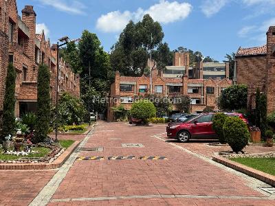 Casa en venta en Gratamira, Bogotá · foto 2 de 17