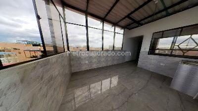 Casa de 5 alcobas en venta en Brasil, Bogotá, 304 m² · foto 2 de 20
