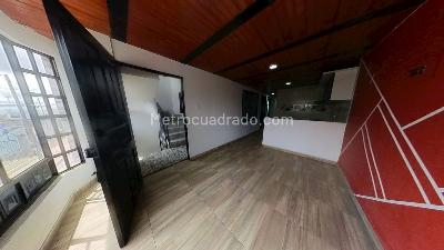 Casa de 5 alcobas en venta en Brasil, Bogotá, 304 m² · foto 13 de 20