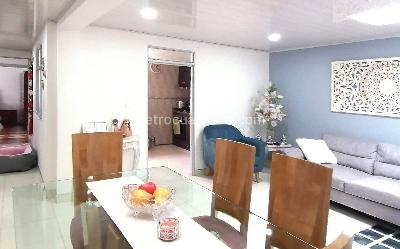 Casa de 5 alcobas en venta en El Carmen, Bogotá, 224 m² · foto 3 de 20