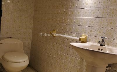 Casa en arriendo en Los Rosales, Bogotá · foto 3 de 17