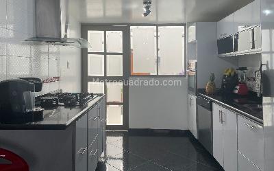 Casa de 5 alcobas en venta en San Nicolas, Bogotá, 290 m² · foto 5 de 16