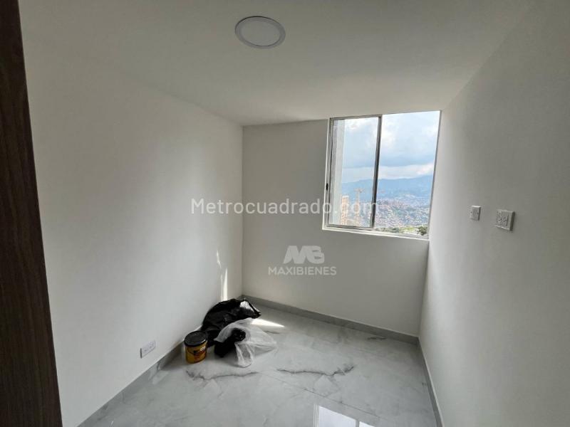 Cozy 3BR Apartment in Pajarito - 2