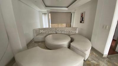 Apartamento en arriendo en Laureles, Medellín · foto 2 de 20