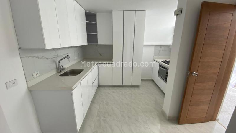 Casa de 4 Alcobas en Santa Mónica con 3 Baños y Parqueadero Cubierto - 5