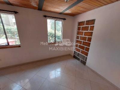 Casa de 3 alcobas en venta en Pajarito, Medellín, 80 m² · foto 3 de 14