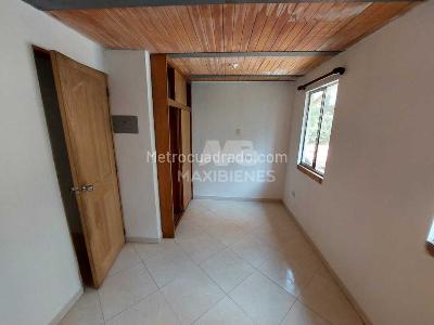 Casa de 3 alcobas en venta en Pajarito, Medellín, 80 m² · foto 5 de 14