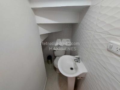 Casa de 3 alcobas en venta en Pajarito, Medellín, 80 m² · foto 10 de 14