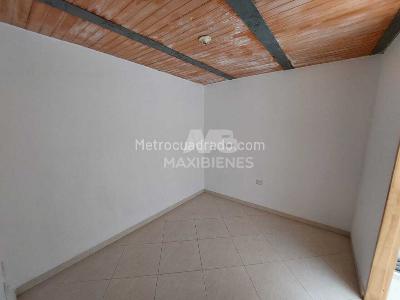 Casa de 3 alcobas en venta en Pajarito, Medellín, 80 m² · foto 13 de 14