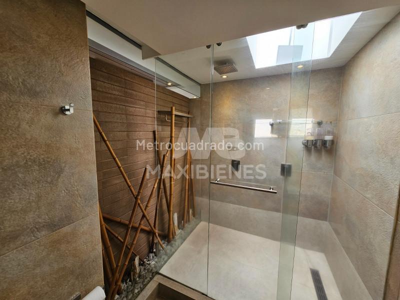 Apartamento de 2 Alcobas con Balcón en Conquistadores - 6