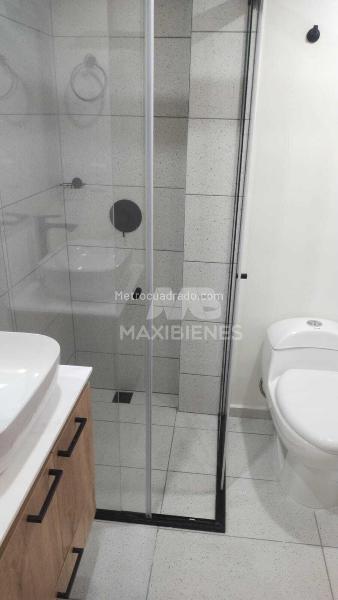 Apartamento de 2 Alcobas con Balcón y Servicios en Calasanz - 4