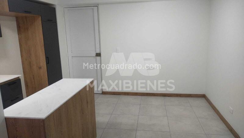 Apartamento de 2 Alcobas con Balcón y Servicios en Calasanz - 6