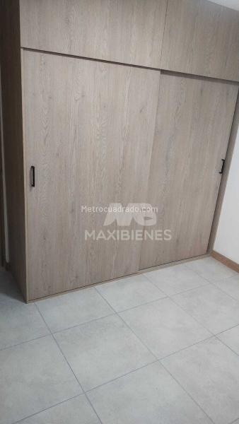 Apartamento de 2 Alcobas con Balcón y Servicios en Calasanz - 8