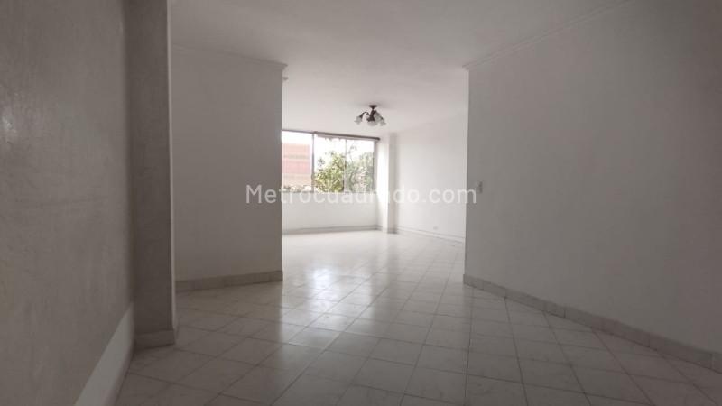 Spacious 3BR Apartment in La Castellana - 6