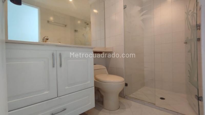 Spacious 3BR Apartment in La Castellana - 9