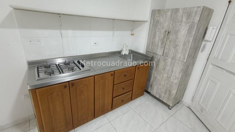 Available 2BR Apartment in Floresta - 3