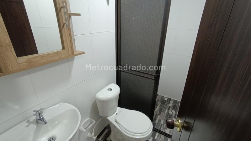 Available 2BR Apartment in Floresta - 6