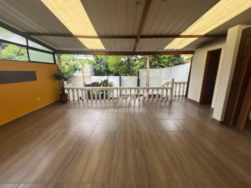 Casa Comercial de 5 Alcobas en Arriendo en Robledo - 9