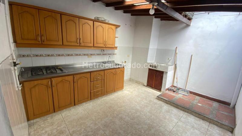 Apartamento de 4 Alcobas en arriendo en La Almería - 2