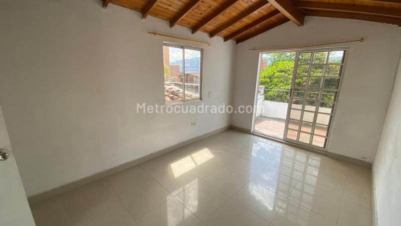 Apartamento de 4 Alcobas en arriendo en La Almería - 4