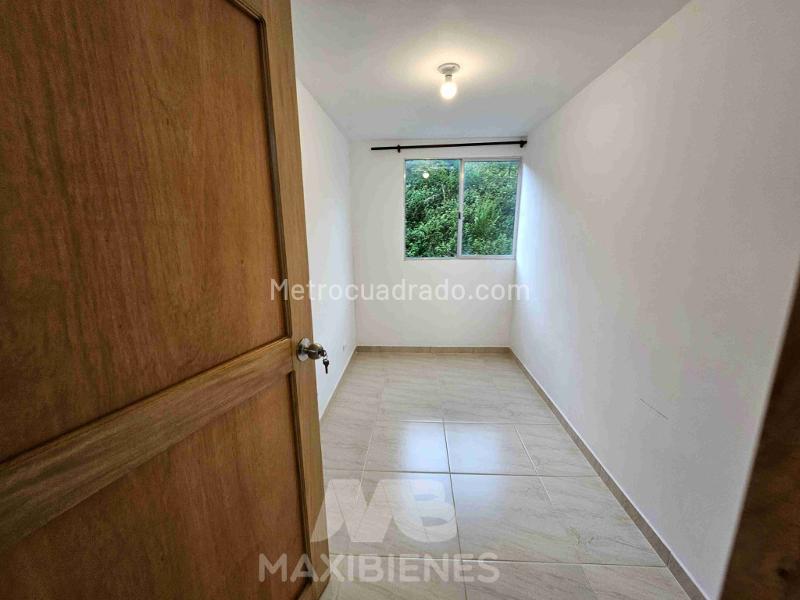 Apartamento de 3 alcobas en arriendo en Manga Arriba - 4