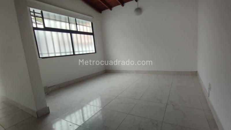 Casa Amplia de 4 Alcobas en Laureles - 7