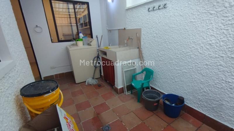Casa Amplia de 4 Alcobas en Laureles - 9