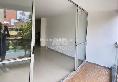 Apartamento de 3 alcobas en venta en Estadio, Medellín, 147 m² · foto 3 de 8