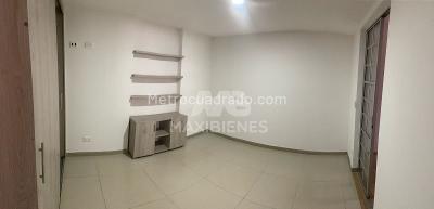 Apartamento de 3 alcobas en venta en Estadio, Medellín, 147 m² · foto 8 de 8