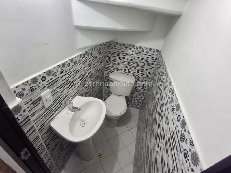 Casa de 4 Alcobas en Robledo, Medellín - 2