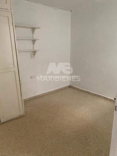 Spacious 3BR House in Belen La Gloria - 3