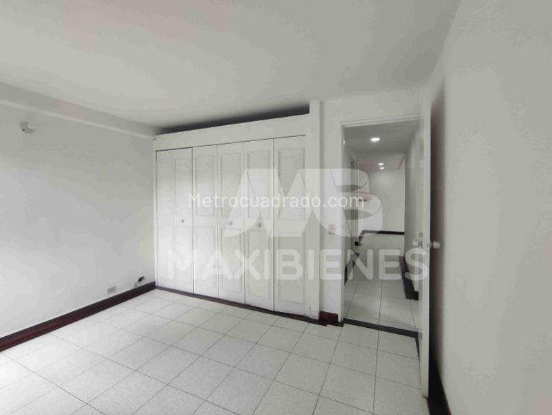 Spacious 3BR Apartment in Belen La Mota - 9