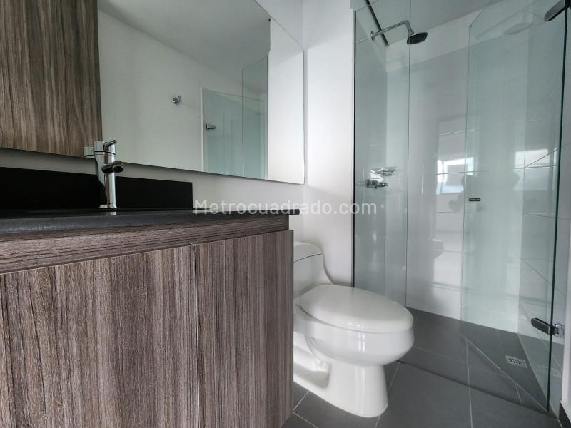 Apartamento de 2 Alcobas en Las Palmas Este con Vista y Balcón - 4