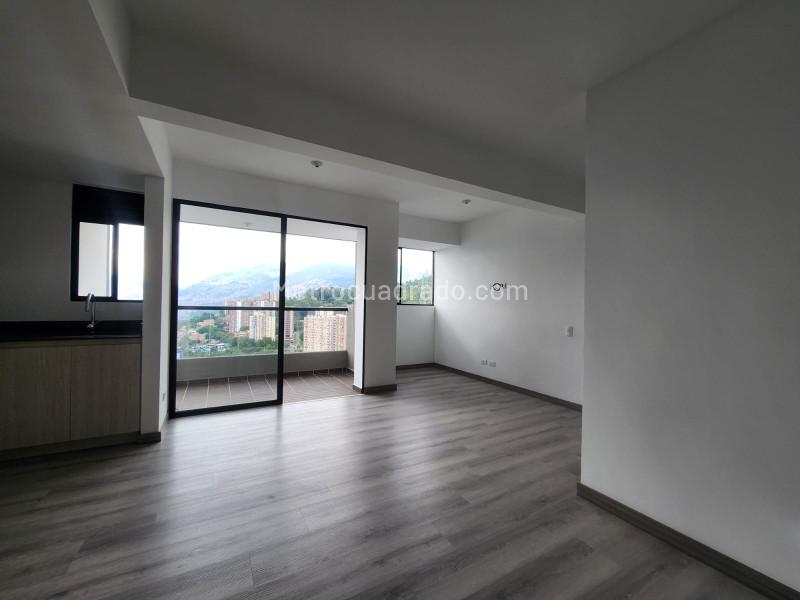 Apartamento de 2 Alcobas en Las Palmas Este con Vista y Balcón - 2