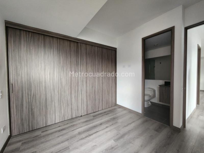 Apartamento de 2 Alcobas en Las Palmas Este con Vista y Balcón - 3