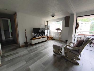 Apartamento en venta en La Almeria, Medellín · foto 3 de 12