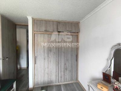 Apartamento en venta en La Almeria, Medellín · foto 7 de 12