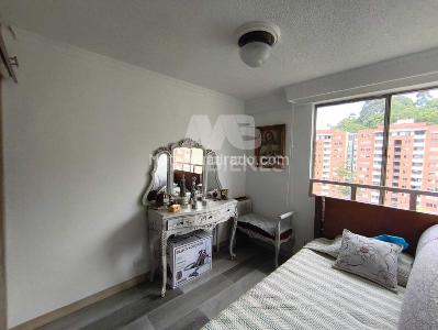 Apartamento en venta en La Almeria, Medellín · foto 8 de 12