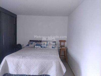 Apartamento de 3 alcobas en venta en Estadio, Medellín, 80 m² · foto 3 de 15