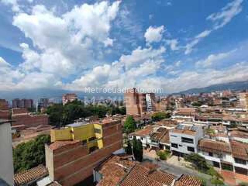 3BR Apartment for Rent in Los Colores with Terrace & Elevator - 3