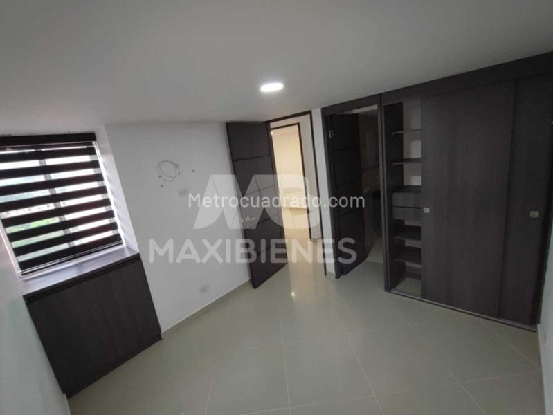 Apartamento en Arriendo de 3 Alcobas en Los Colores - 2