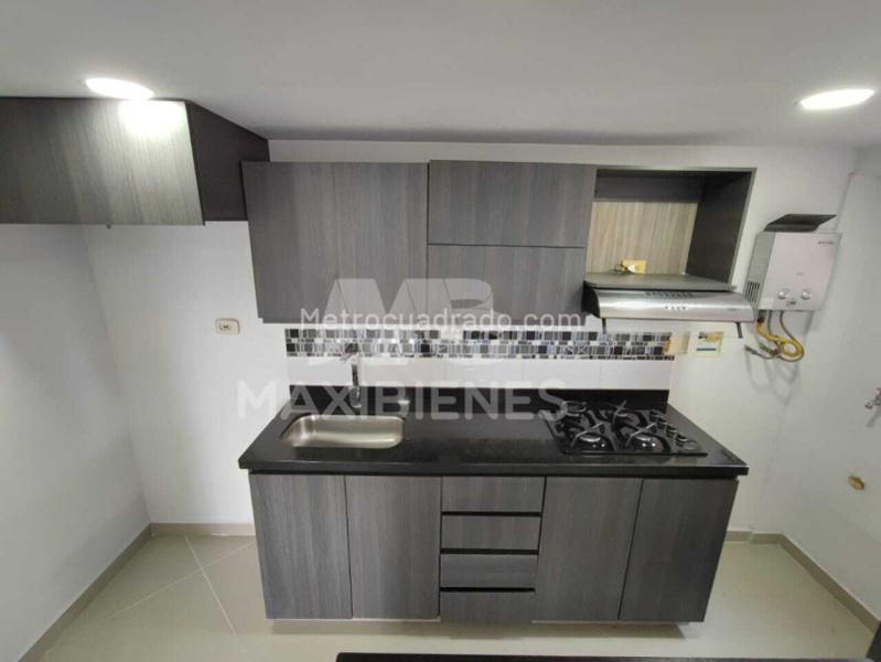 Apartamento en Arriendo de 3 Alcobas en Los Colores - 3