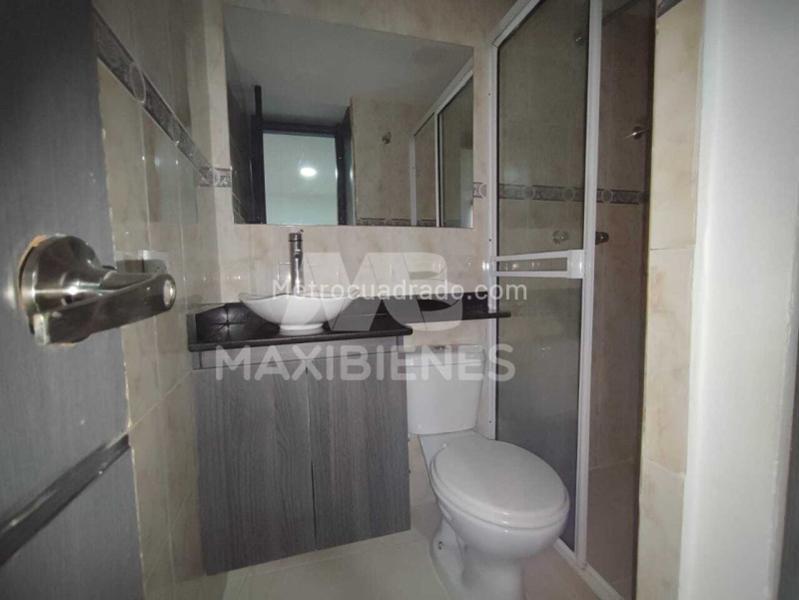 Apartamento en Arriendo de 3 Alcobas en Los Colores - 8